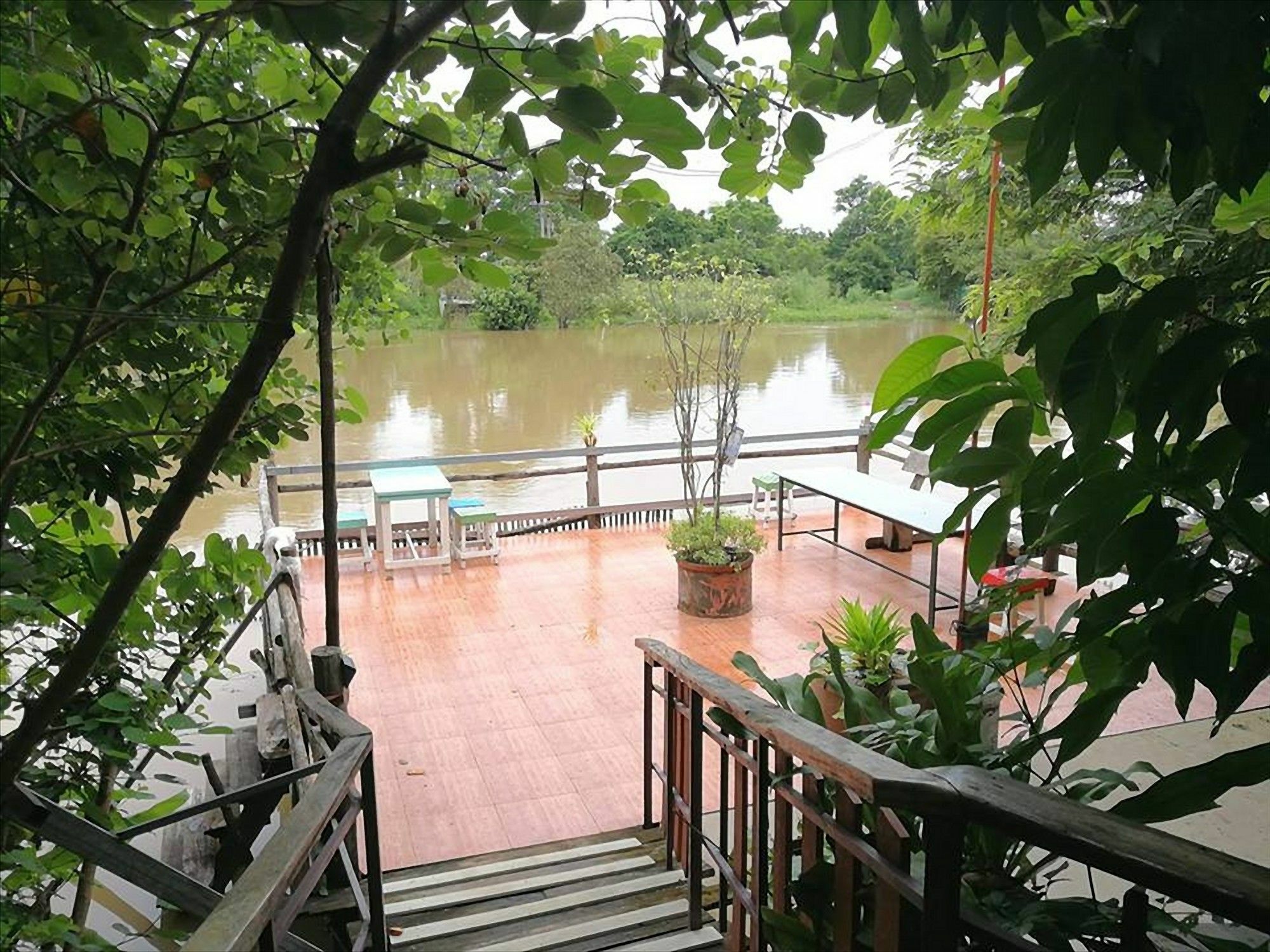 Ausgust Riverside Resort Prachinburi Exterior foto